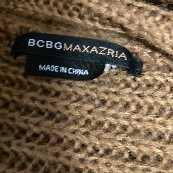 New bcbg sweater vest/poncho - Picture 2 of 8